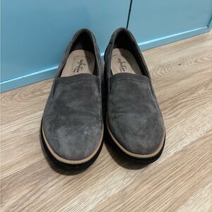 Clark’s grey suede comfort shoes size 8.5